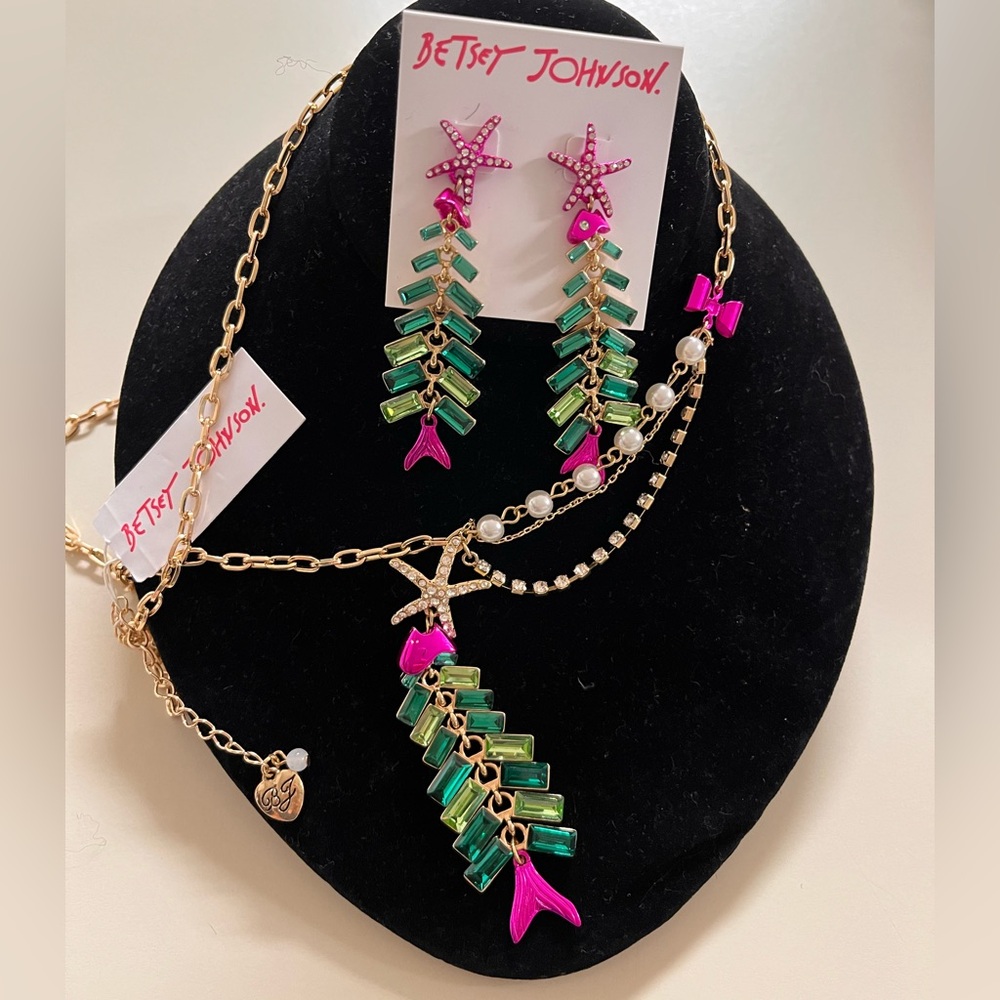 Betsey Johnson Pink and Green Starfish Necklace